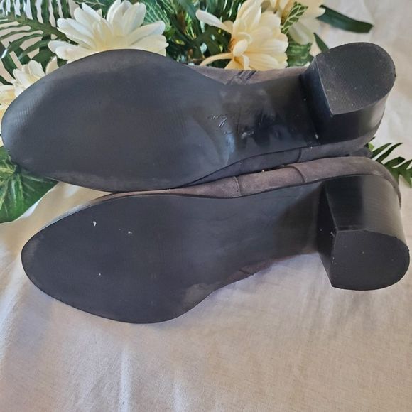 Marc Fisher Grey Suede Leather Zip Ankle Booties Size 10 Women's Ladies - Picture 7 of 8